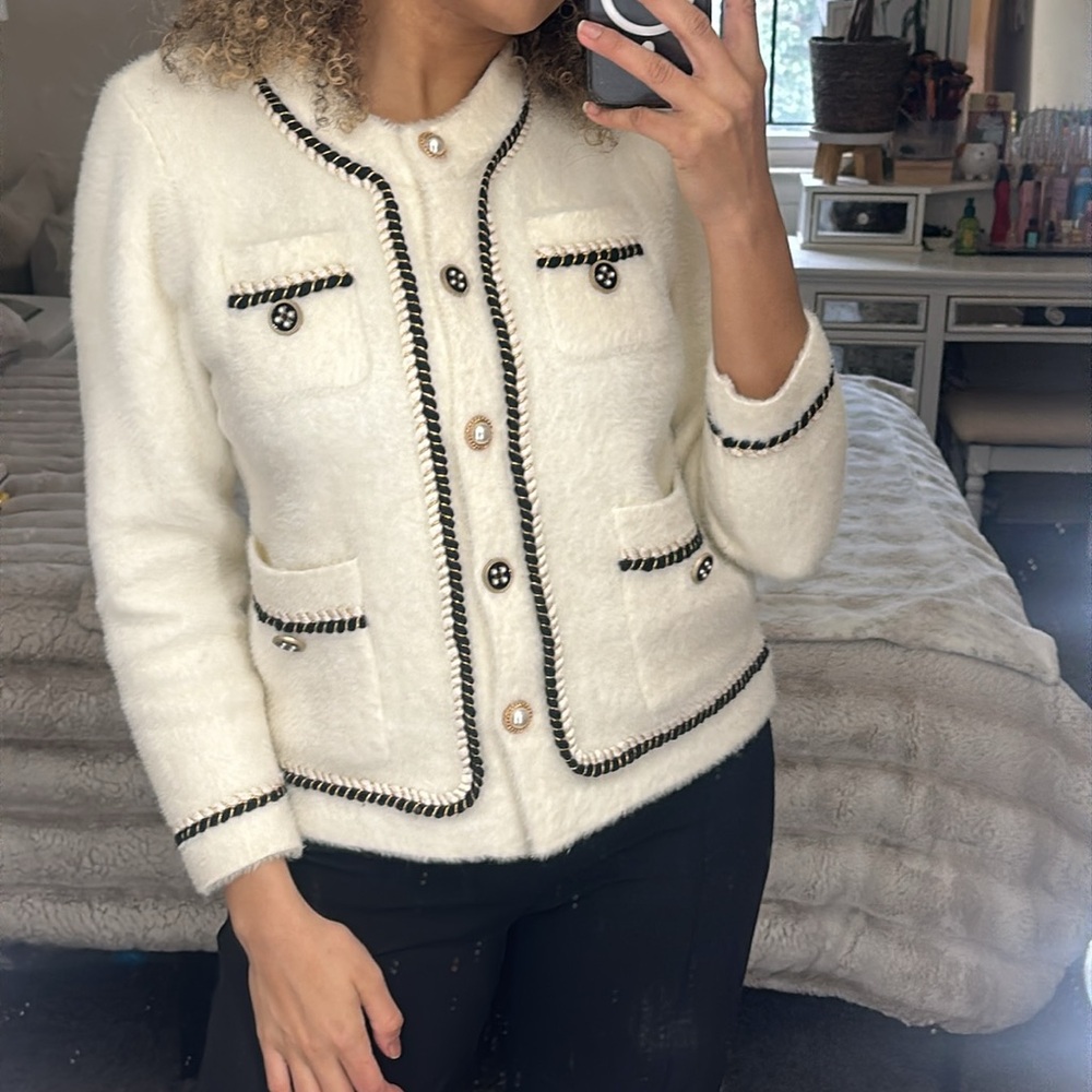 Cardigan sweater used in good condition size Medium